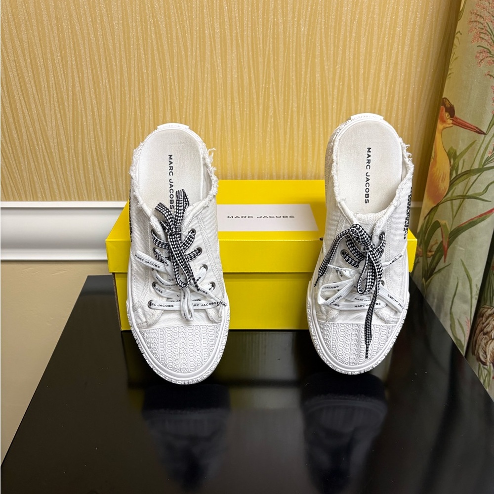 Marc Jacobs White and Black Casual Sneakers